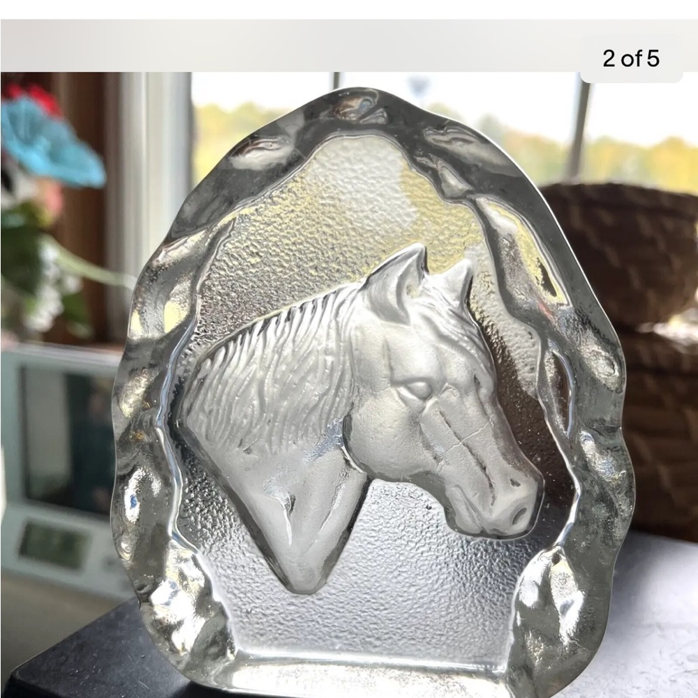 GLASS CHUNK HORSE-ETCHED GLASS DECOR